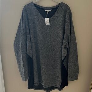 Women’s Gray and Black Tunic